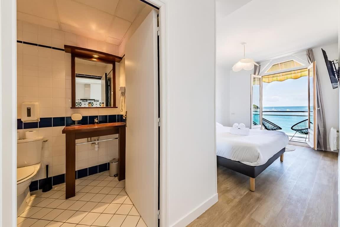 Les Pieds Dans L'Eau - Appartment 2 - Vue Mer Канкаль Экстерьер фото